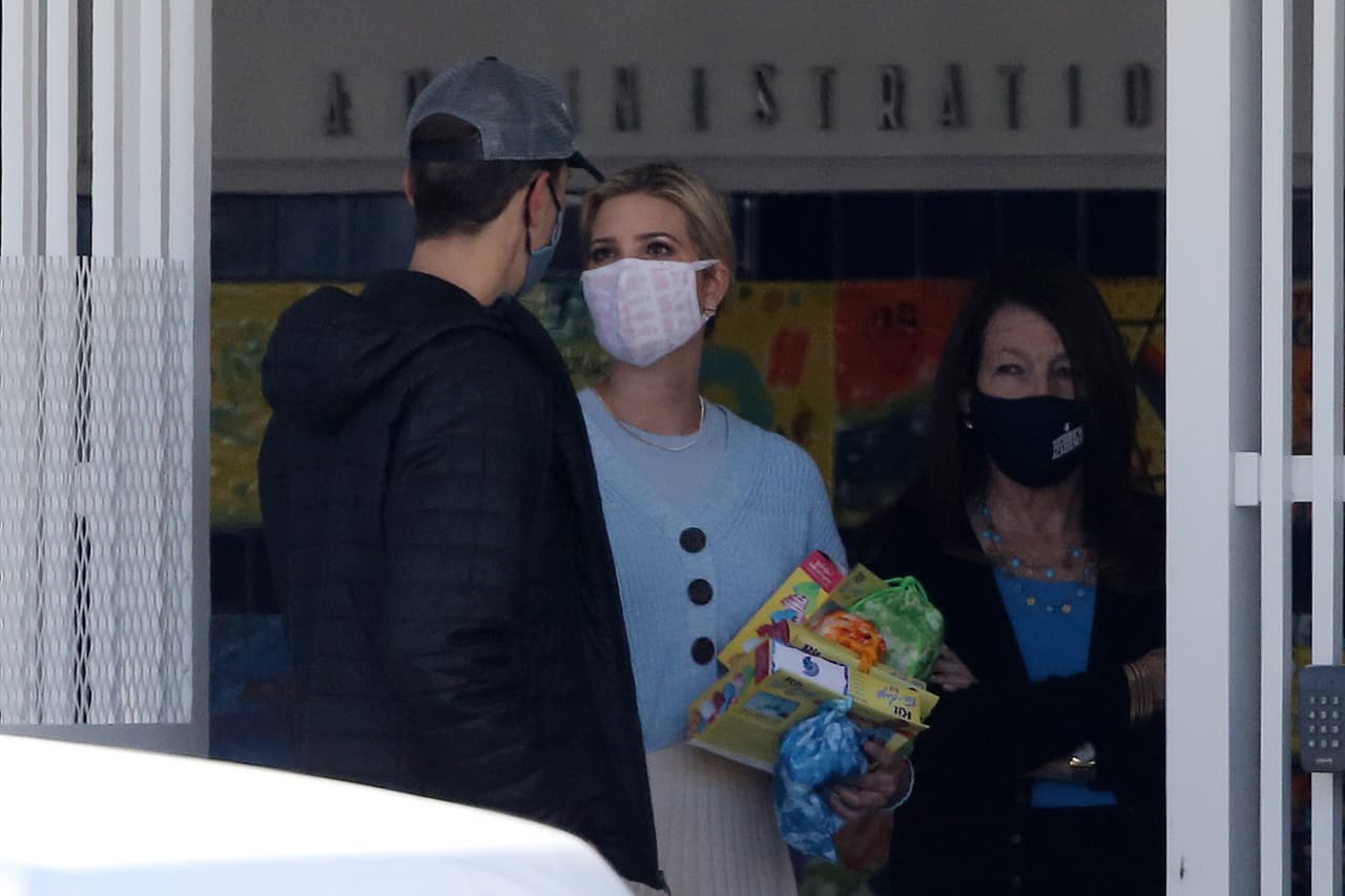 La familia Kushner Trump además visitó una academia hebrea en Miami, según información de la agencia The Grosby Group.
<br>