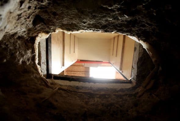 Las Policías de Estados Unidos y México decomisaron la suma récord de más de 30 toneladas de marihuana en un túnel usado por narcotraficantes en la frontera de ambos países en el sur de California (oeste), informaron el jueves funcionarios de Inmigración y Aduanas.