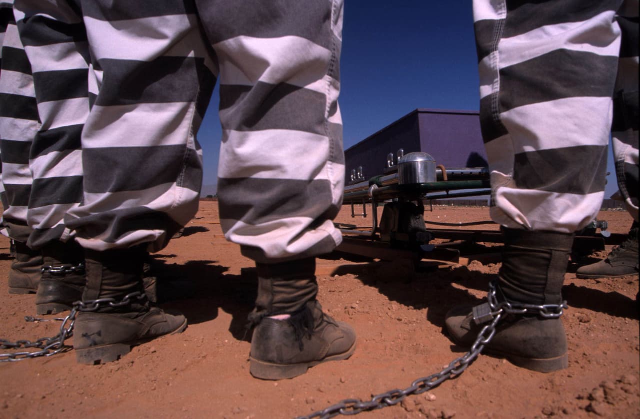 Mueren dos detenidos en una prisión de Arizona por coronavirus