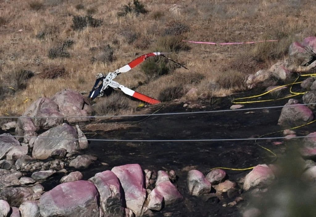 El Departamento del Sheriff del condado de Riverside informó que tanto los helicópteros como los pilotos fueron contratados por CalFire. Trabajaban extinguiendo el incendio a unas 85 millas al este de Los Ángeles.