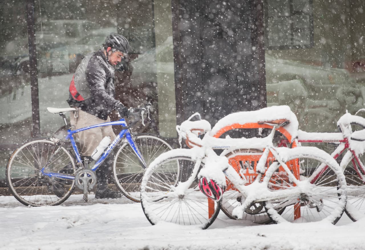 Cómo prepararse para la tormenta de nieve que afectará la costa este