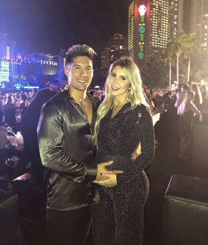 Natasha Araos recordó que en una ocasión él se cayó de la cama y no pudo levantarse. Fue cuando decidieron acudir a los especialistas.
<br>