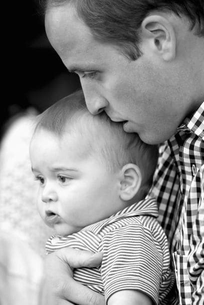 William, por su parte, llevó una camisa a cuadros azul, un atuendo muy cómodo para visitar a los animalitos.