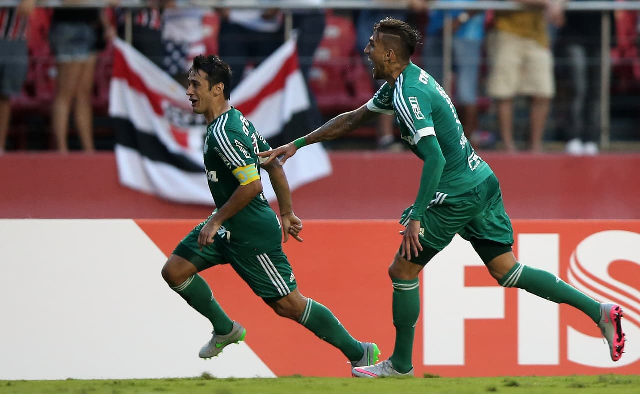 Palmeiras asalta el cuarto puesto en Brasil