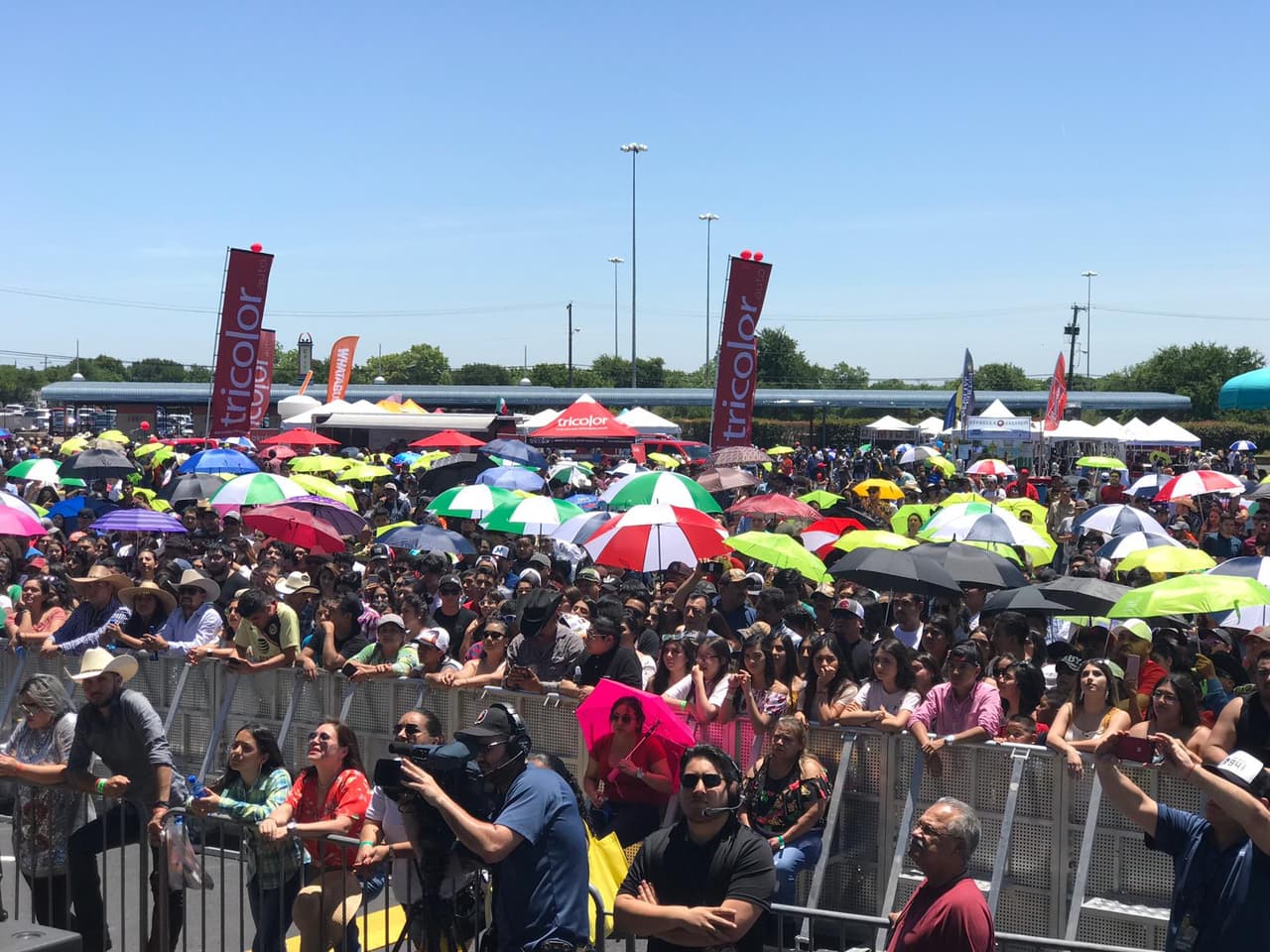 Fueron miles lo que se conglomeraron para disfrutar la gran oferta musical del evento.