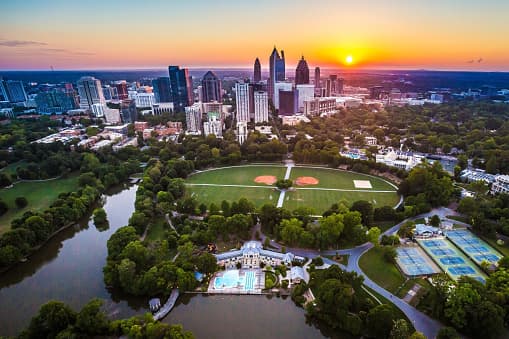 <b>Atlanta, Georgia </b> 
<br>Ocupó el séptimo lugar en el análisis de todos los factores. 
<br>
<br>La capital de Georgia ocupó el puesto número 34 en accesibilidad, 12 en bienestar y 5 en calidad de vida. Atlanta tiene una población de 486,290, según el Censo de 2017.