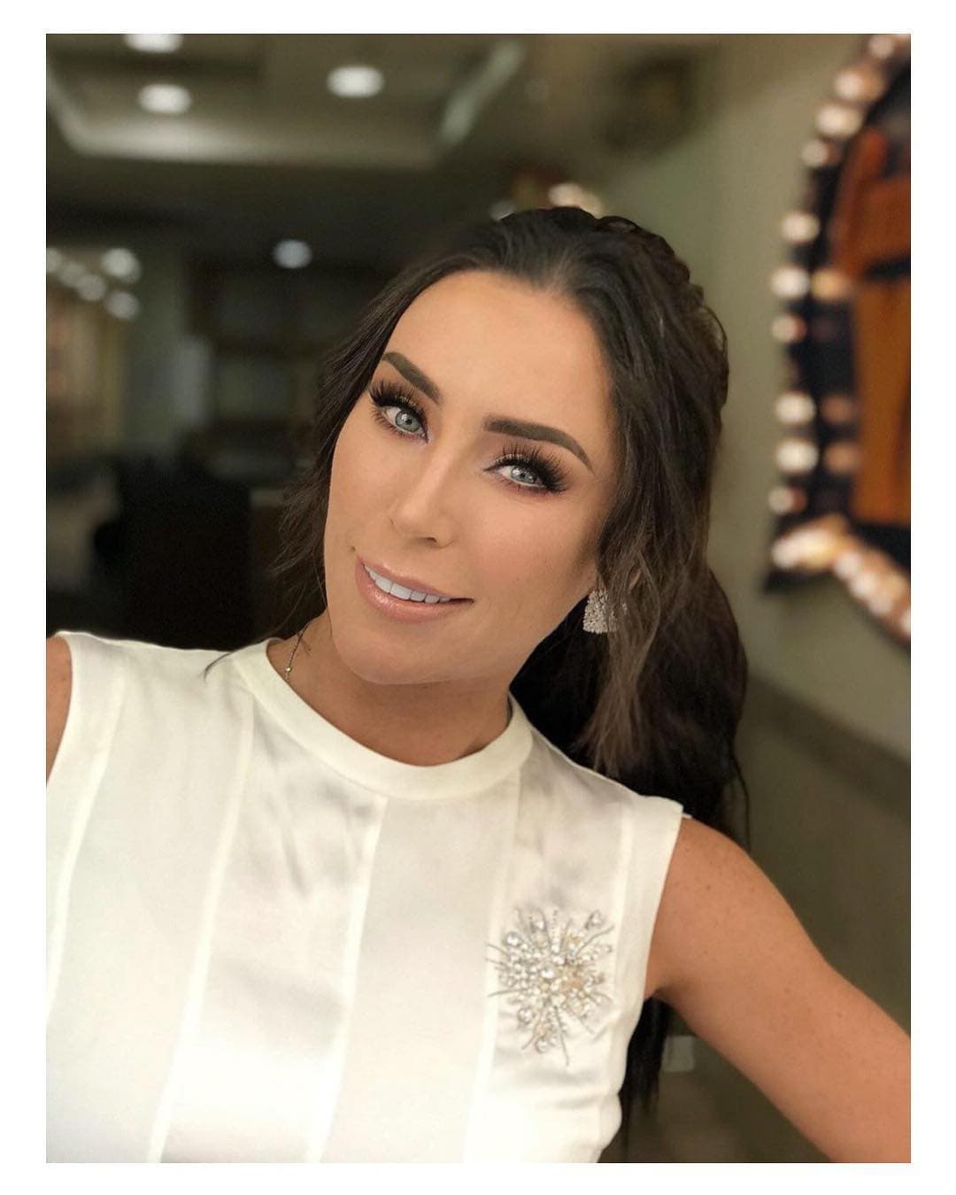 Respecto a los documentos que les hicieron llegar a la redacción del programa, donde mostraban la investigación en curso por parte de la Fiscalía General de la República, dijo la abogada que corresponden a un juicio de amparo.