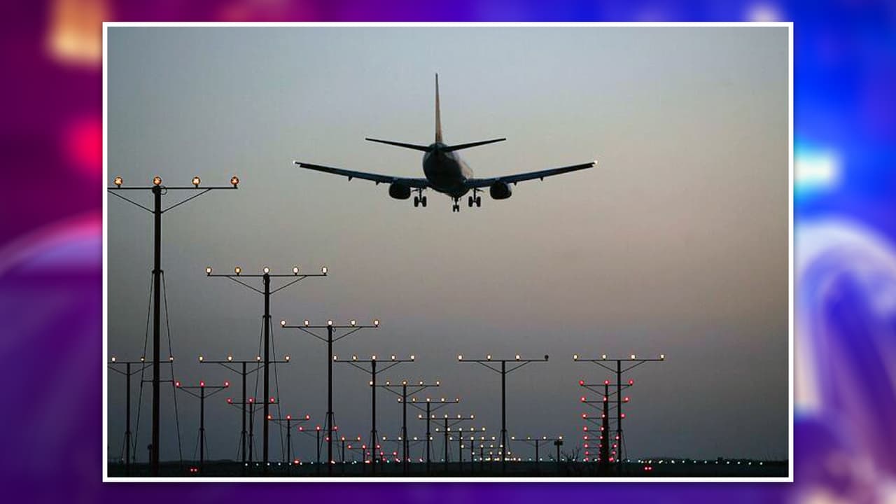 Cindy Rodríguez, que según Servicios de Protección de Menores cuenta con 
<b>“un extenso historial criminal que involucra delitos relacionados con el alcohol”</b>, tomó un vuelo días antes de que se emitió la Alerta Amber, junto a parte de los hermanos y el padrastro de Noel rumbo a la India, con escala en la ciudad de Estambul en Turquía. 
<b>En la lista de los pasajeros no estaba el pequeño Noel.</b>