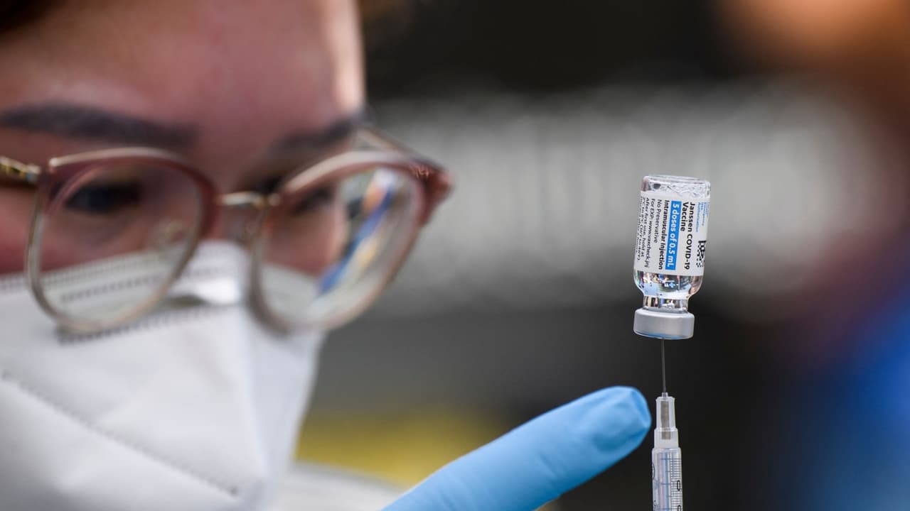 ¿Tercera dosis de vacunas en Los Ángeles? Esto es lo que discuten funcionarios de Salud