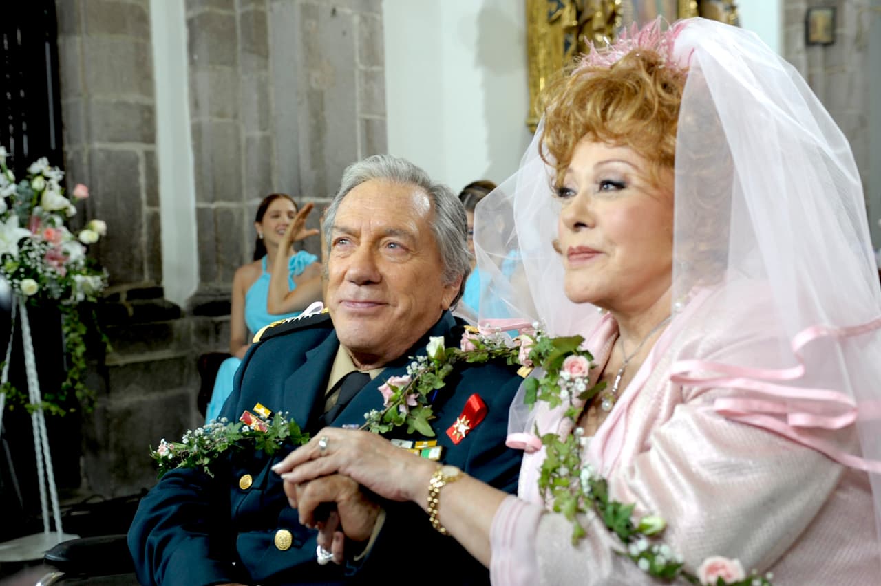 Además, el fallecido actor Joaquín Cordero realizó su último trabajo en televisión en este melodrama junto a Silvia Pinal.