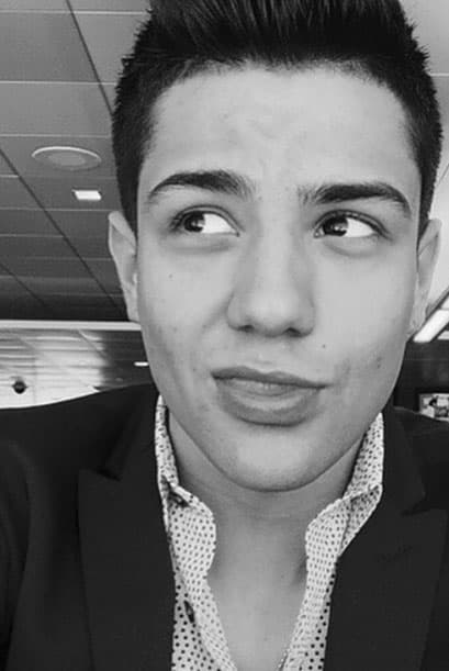 Porque no todo es ser serio y Luis Coronel siempre sabe cómo sacarle una sonrisa a alguien.