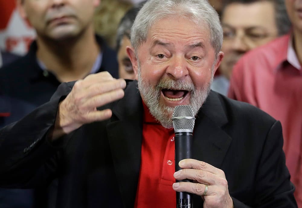 Lula da Silva no renuncia a su candidatura y se debate entre la cárcel y la presidencia de Brasil