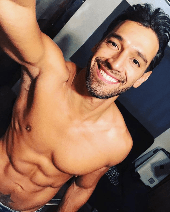 “Tengo mi marca de proteína, produzco mis obras de teatro, tengo canal de ‘streaming’ con patrocinadores”, explicó.
<br>