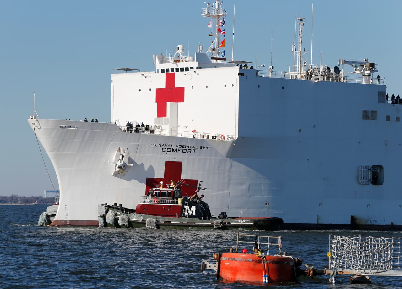 El buque USNS Comfort tiene 1,000 camas, y en él se pueden realizar unas 600 cirugías.
