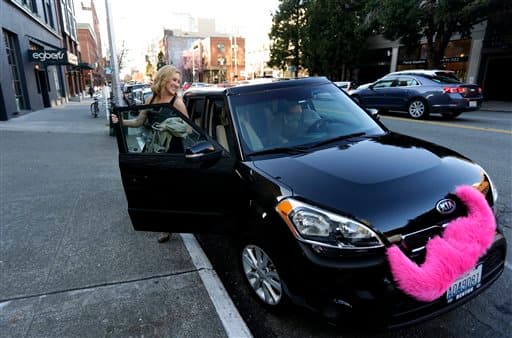 Los Ángeles pide verificar huellas digitales a conductores de Uber y Lyft