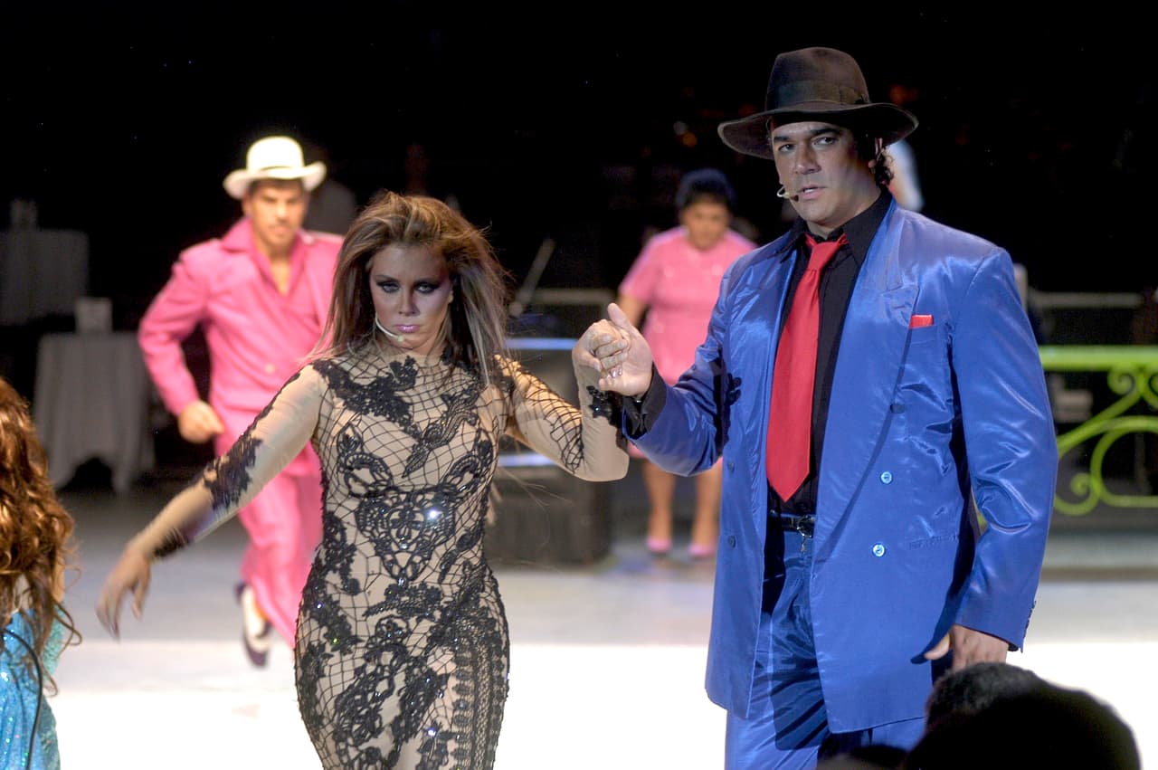 Además de la televisión, el actor se ha expandido al teatro. Uno de sus papeles más conocidos en la escena fue el de Lucio, el guapo en ‘Aventurera’, mismo que interpretó por 13 años.