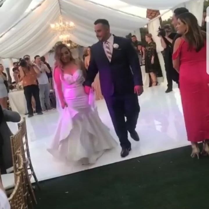 Una fiesta donde se mostraron enamorados y contentos de poder concretar su amor después de 22 años de novios y tres hijos.