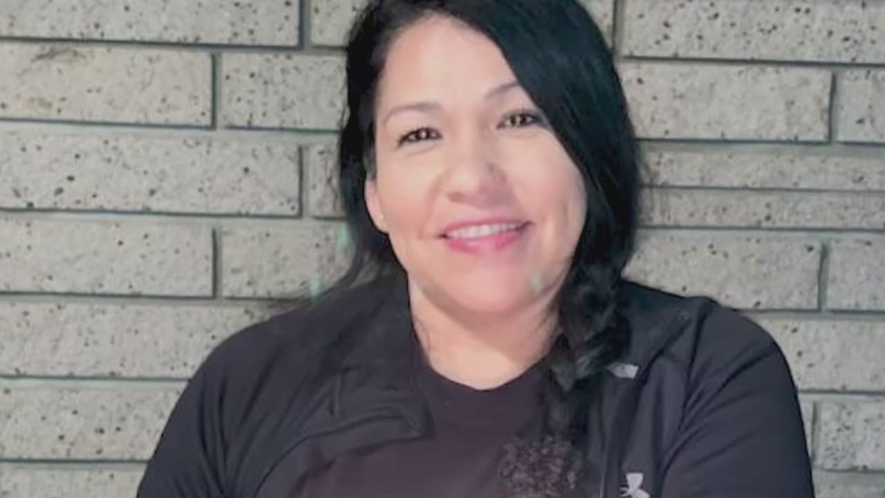 Denunció acoso sexual por parte de un contratista de ICE y terminó deportada, alegan sus familiares