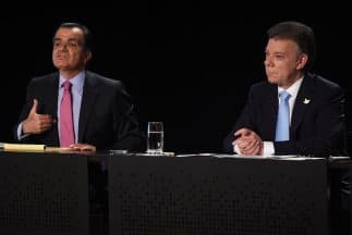 De las cinco encuestas divulgadas estos días, tres dan ganador a Santos y dos a Zuluaga.