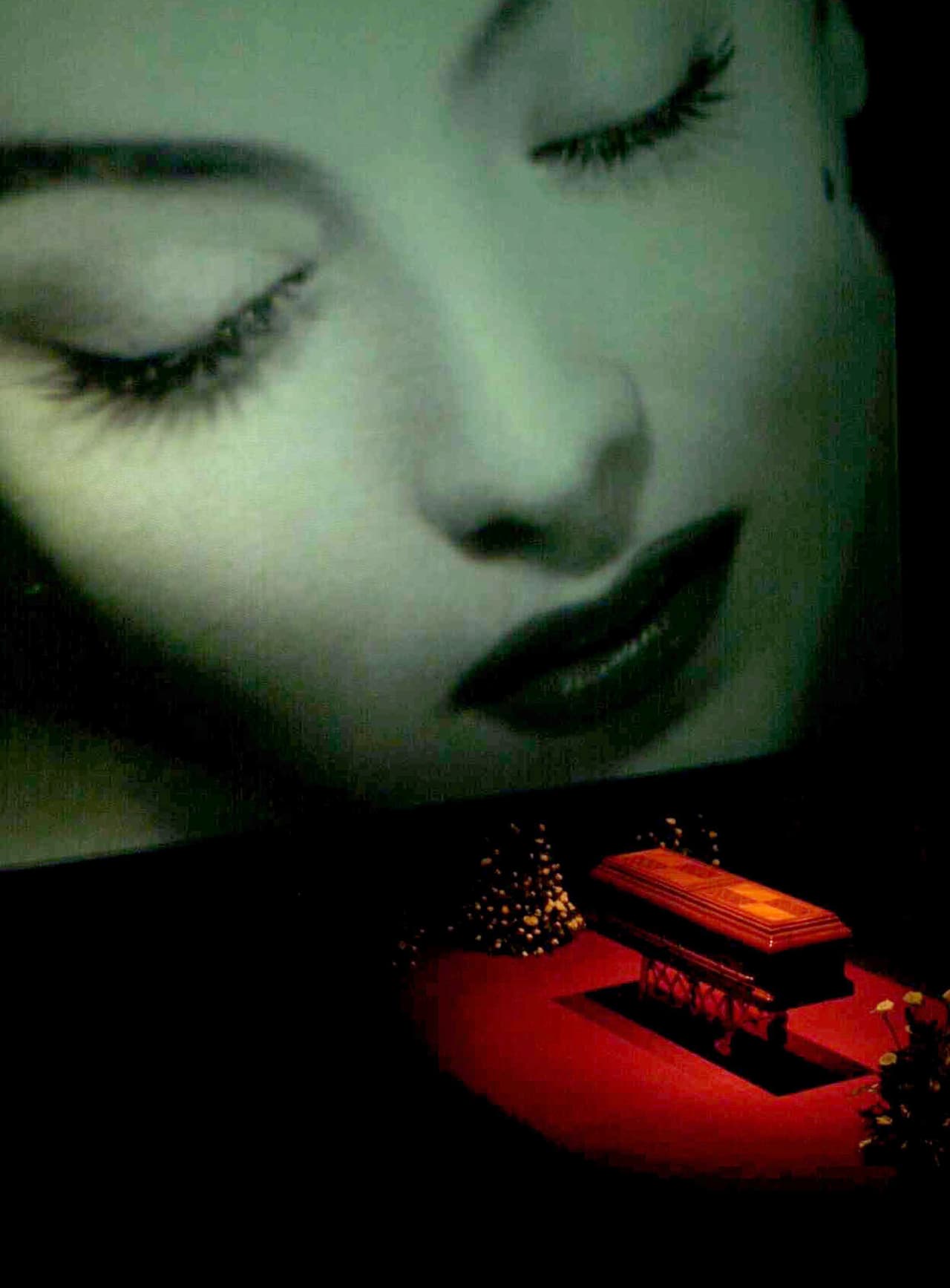 Tras realizarse las pruebas, los resultados dieron negativo el envenenamiento y se determinó que la muerte de ‘la Doña’ se debió, como se había dicho originalmente, a un paro cardiaco.