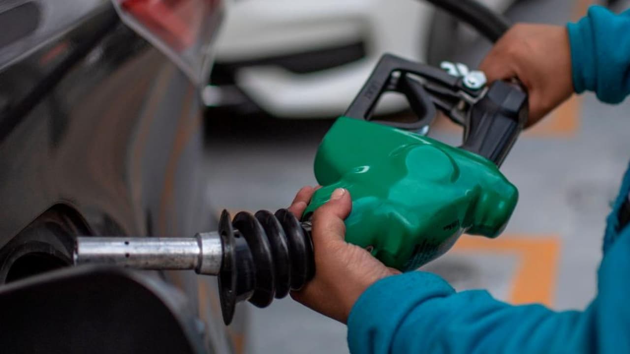 $150 en tarjetas de gasolina y $50 para transporte en Chicago