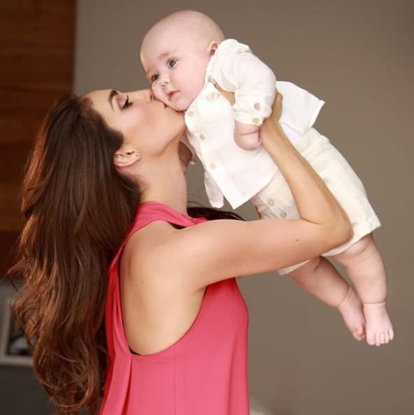 Marichelo, la hermana de la actriz, fue quien reveló que la exRBD quiere ser mamá otra vez. "Claro que sí quiere tener otros hijos más adelante, pero será ella quien tenga que contarlo, está muy contenta por el momento" dijo para la agencia JDS.