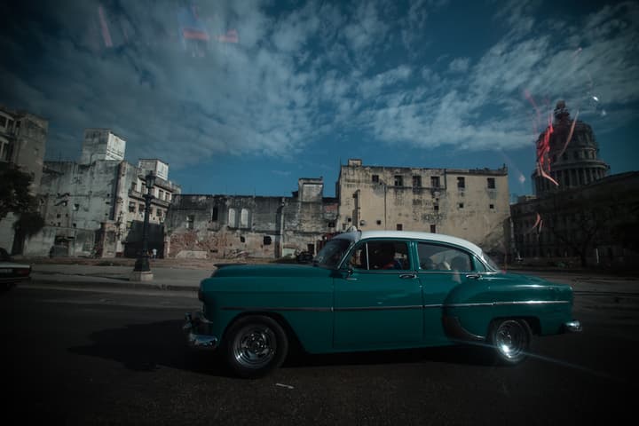 En las calles de la La Habana Vieja la gente se prepara para recibir la visita histórica de Barack Obama.