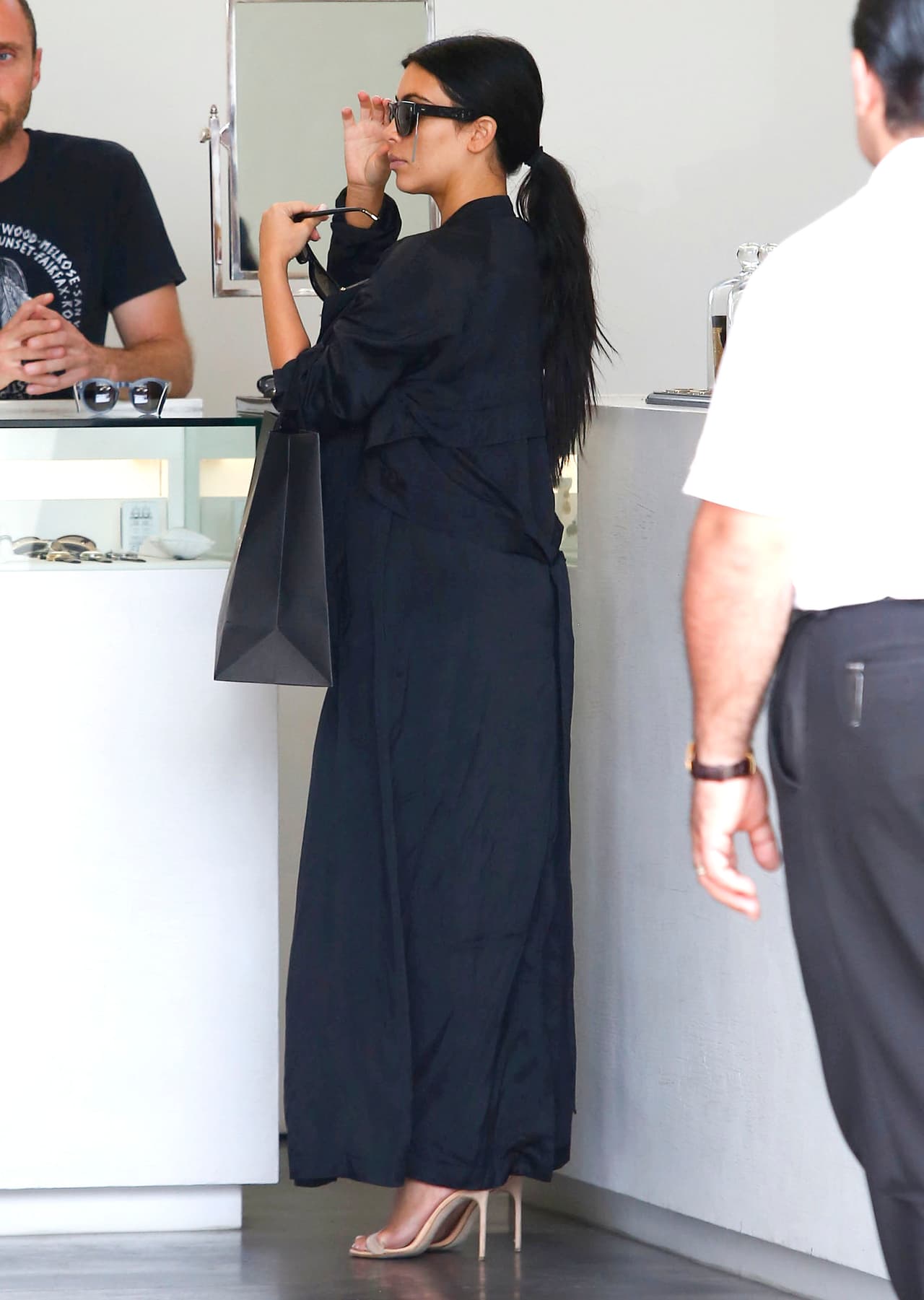 Vestía todita de negro.