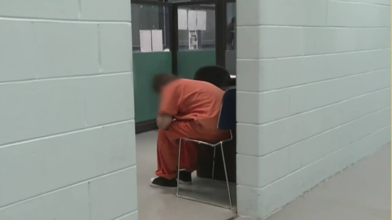 Estado Migratorio: Hay alerta por crisis de salud mental y suicidios en centros de detención de ICE