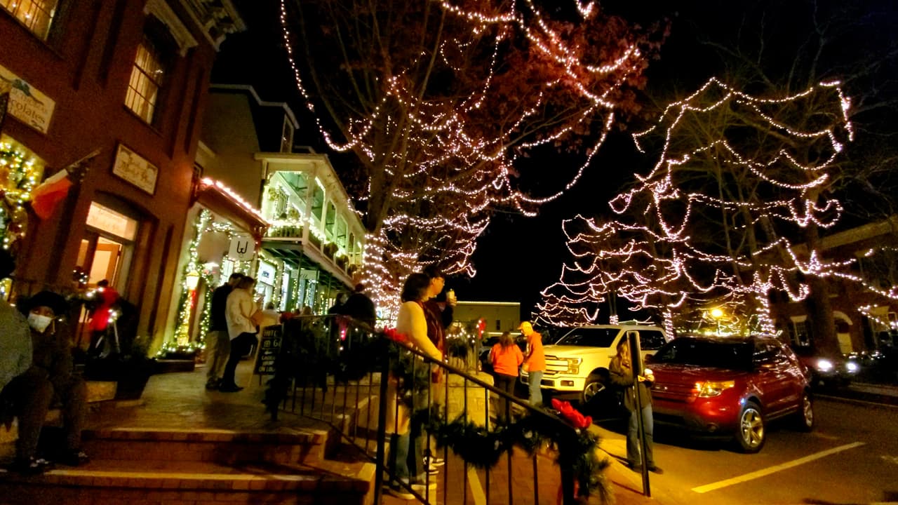 En la zona encontrarás tiendas, artículos de temporada y golosinas artesanales.