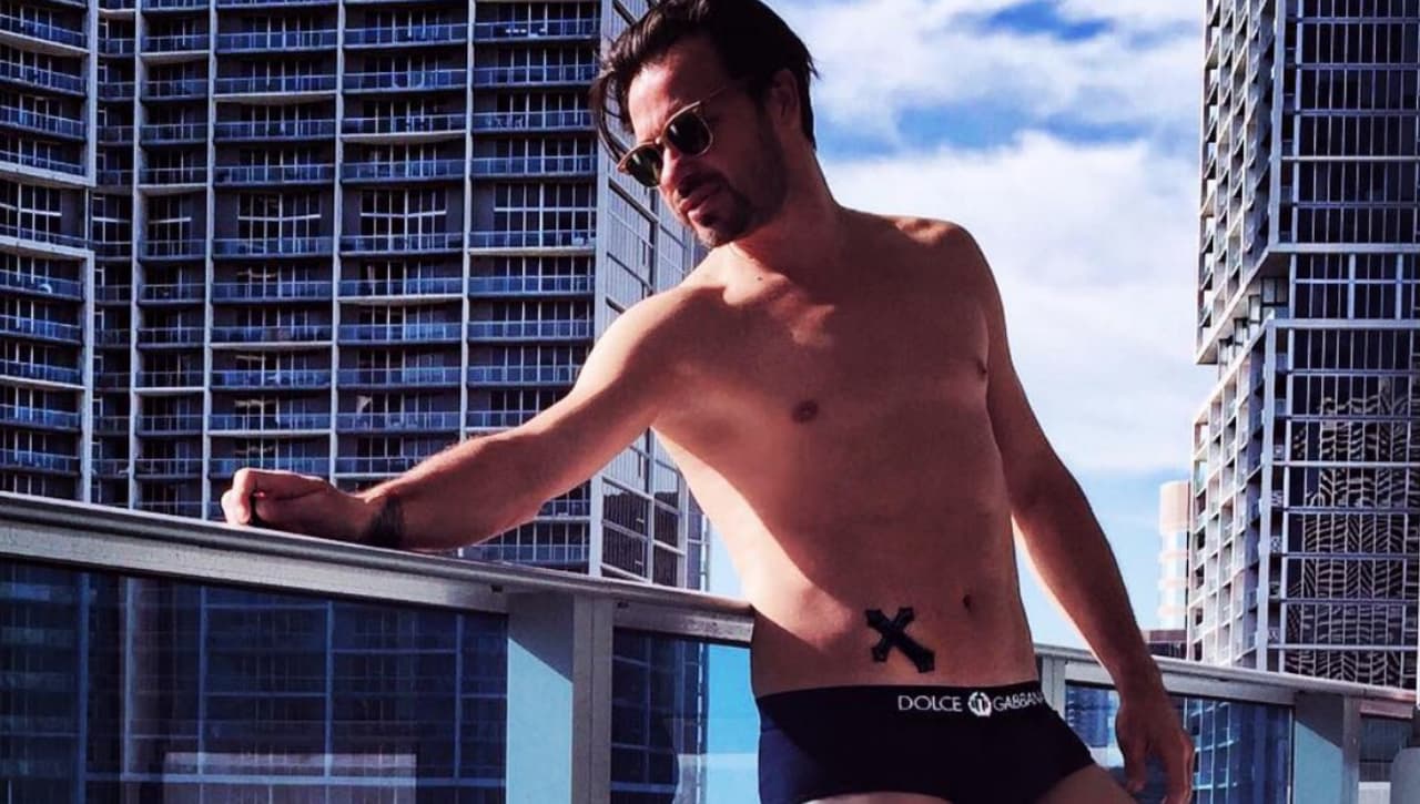 Cristian Zuárez se destapa: el exnovio de Laura Bozzo 'modela' calzoncillos en Instagram