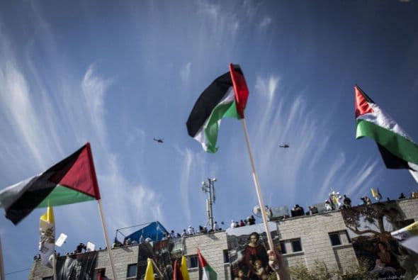 El sobrevuelo en helicóptero del papa Francisco sobre la Plaza del Pesebre.