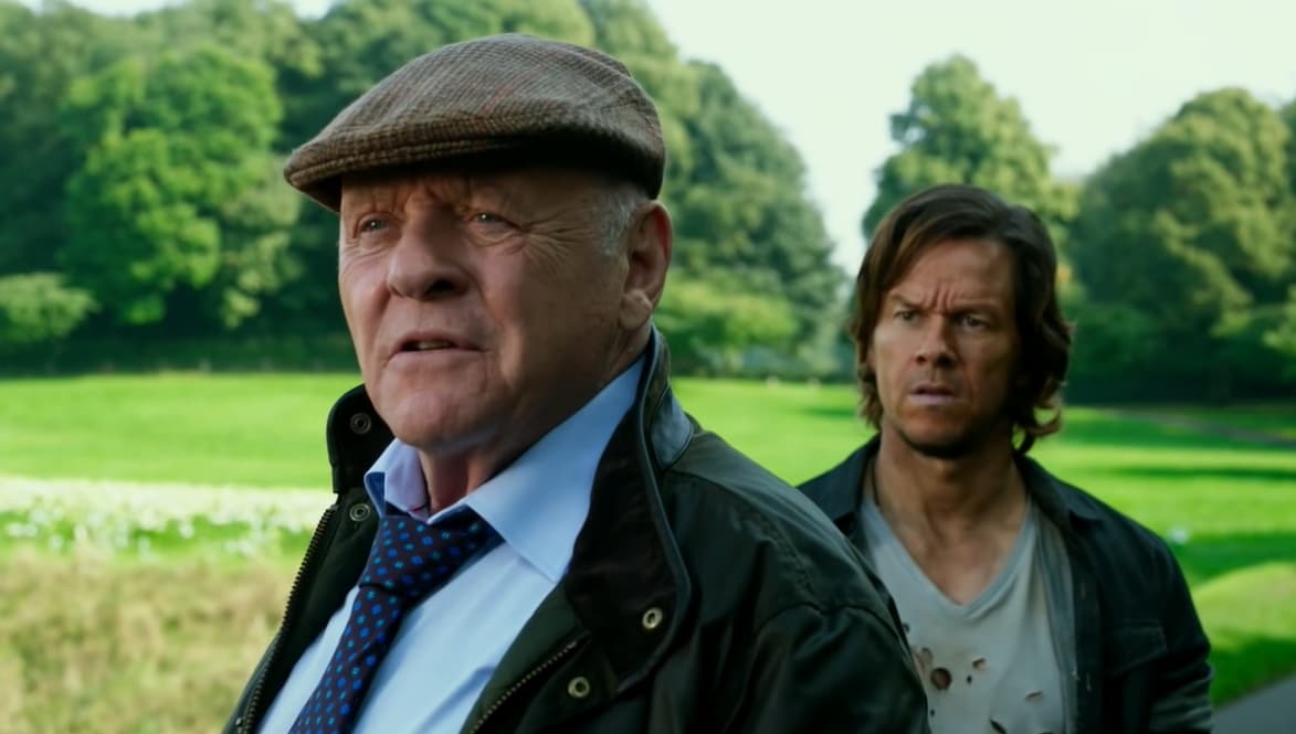 El actor de 84 años se dio tiempo para trabajar en otra gran franquicia del cine en 'Transformers: The Last Knight', la cual fue duramente criticada por la simpleza de su guión, las actuaciones de sus protagonistas y los errores de dirección, por lo que Rotten Tomatoes le asignó un puntaje del 15%.