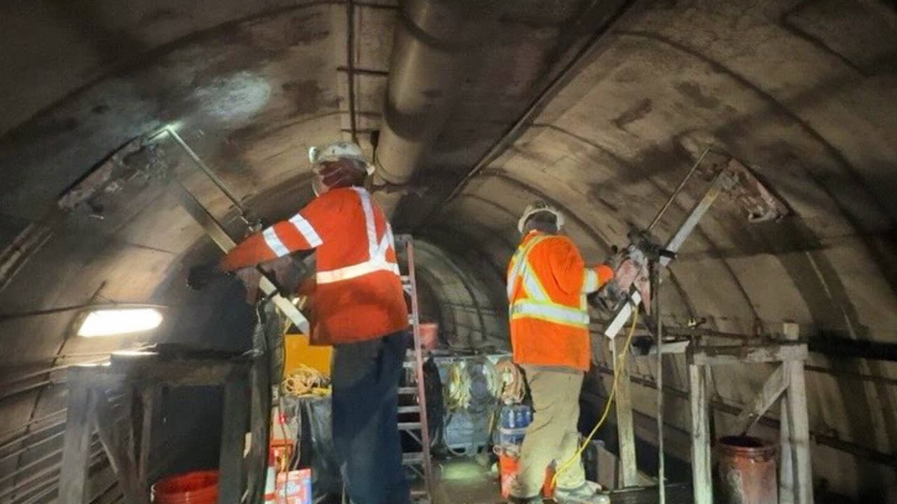 Cinco estaciones de la Línea Roja cerrarán este verano: cuándo, por qué y qué opciones hay