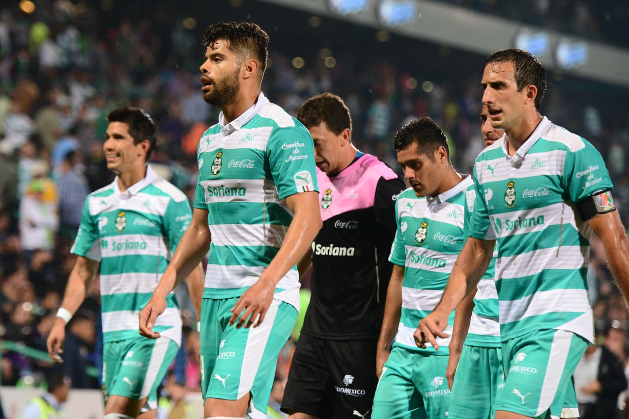 Néstor Araujo considera que en Santos hay sana competencia