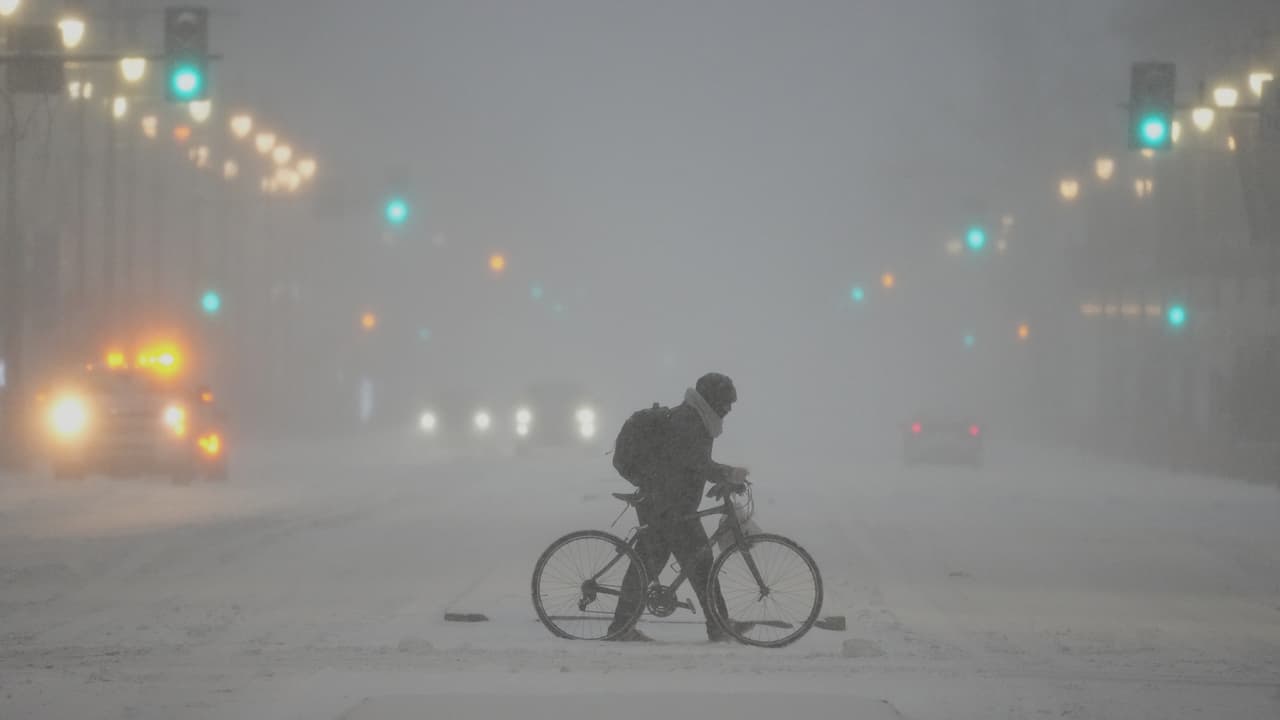 Escuelas y oficinas del área de Filadelfia anuncian cierres por tormenta invernal