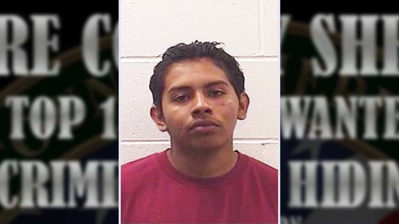 Angel Reyes Carreon, 19 años, residente de Orosi. Buscado por
<b> intento de asesinato.</b>