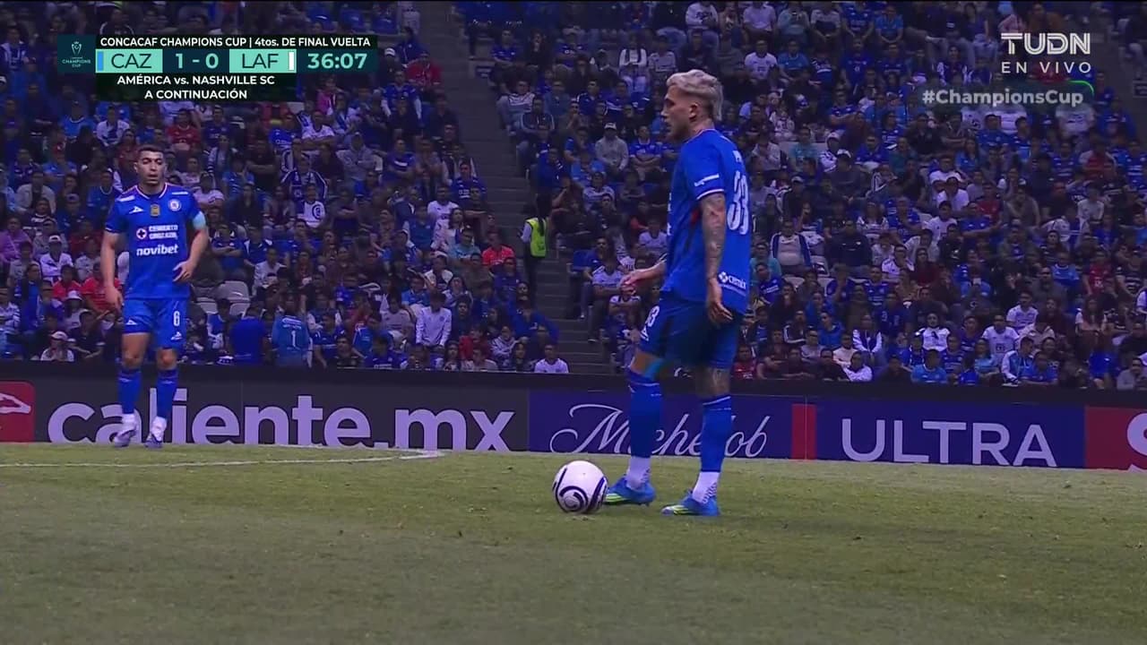 ¡TIRO ATAJADO! disparo por Agustín Palavecino.