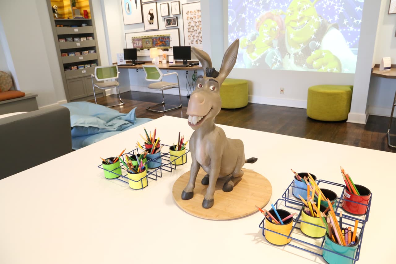 Este cuarto, como varios de los que se encuentran en la 
<b>'Casa Target'</b>, son patrocinados por diferentes compañías. 
<br>
<br>
<b>DONA AQUÍ: <a href="http://bit.ly/UnidosConStJude" target="_blank">bit.ly/UnidosConStJude</a></b>