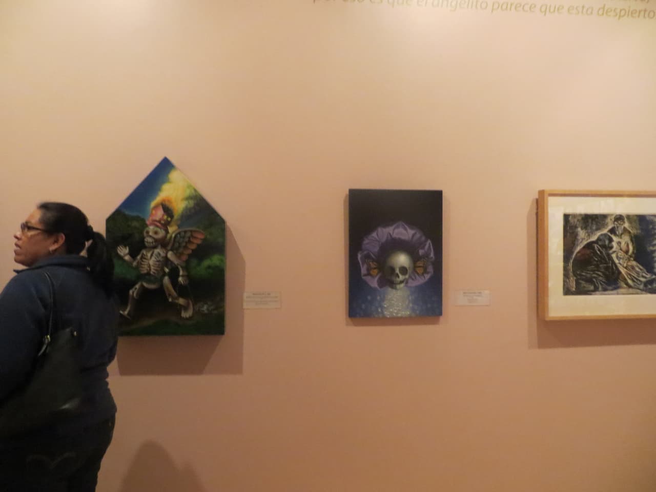 Incluye pinturas, instalaciones, arte folclórico y esculturas creadas especialmente para el museo.