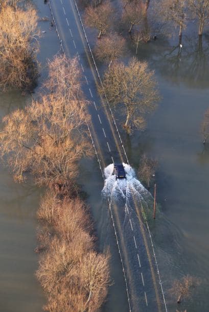 También se dará apoyo a las empresas a recuperarse de las consecuencias de las inundaciones.