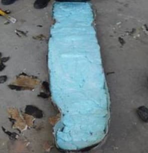 En cada rincón se meten 
<b>paquetes con decenas de píldoras de fentanilo y varias otras drogas</b>, como metanfetaminas y cocaína.