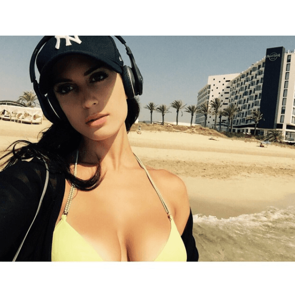 Su belleza la ha llevado a ser portada de varias revistas como Maxim y L'Officiel entre otras.