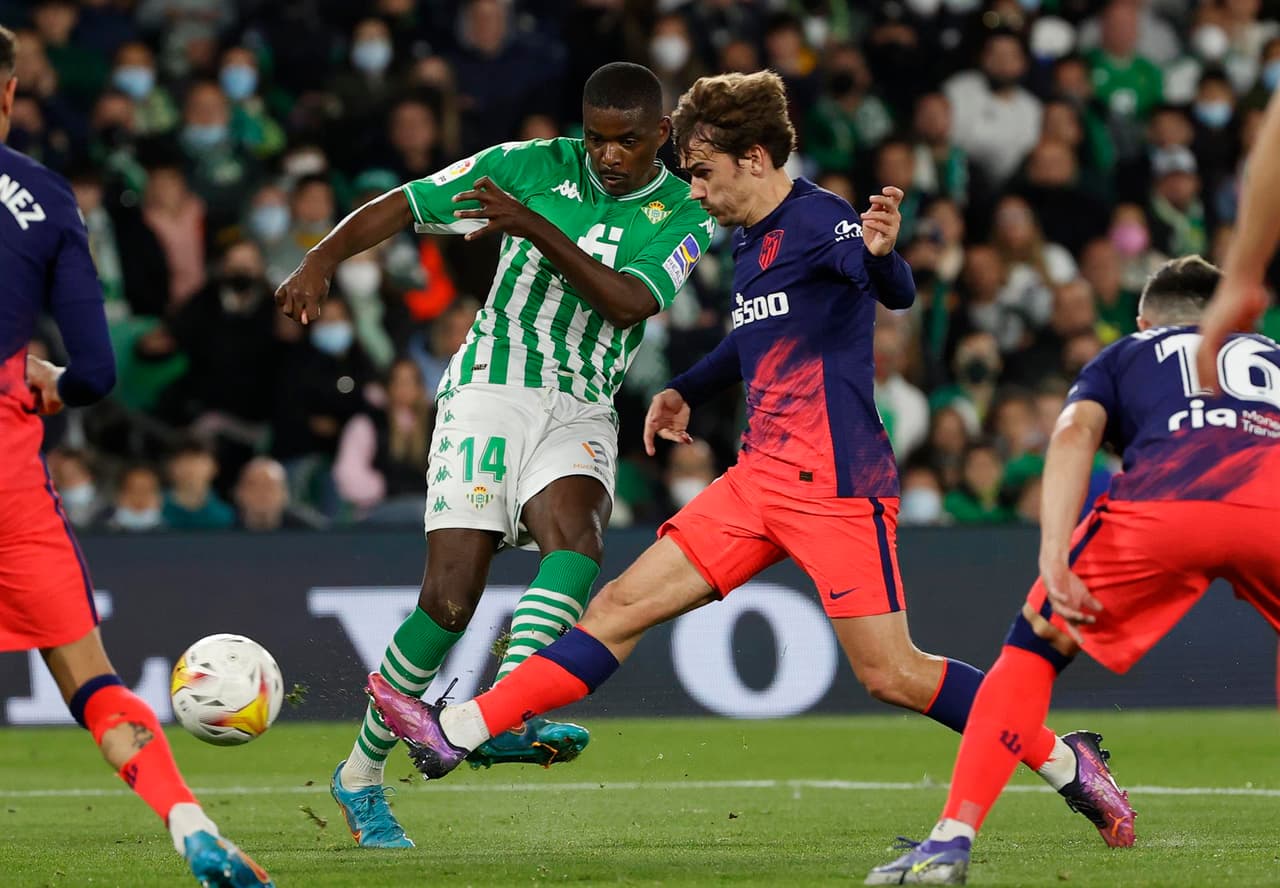 Victoria contudente del Atlético de Madrid ante el Betis con Guardado lesionado