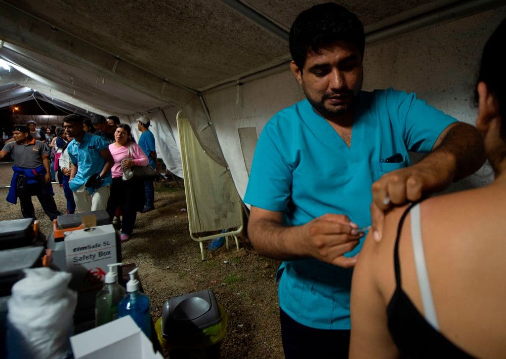 Fue a mediados de febrero, cuando por lo menos 467 peruanos accedieron a vacunas que se suponía eran para ensayos clínicos.