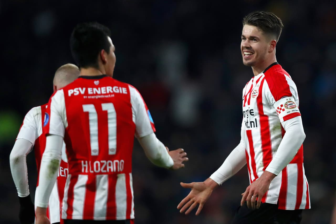 El neerlandés tiene 31 goles y 10 asistencias en 64 partidos con el PSV y aunque actualmente sufre una lesión grave, busca resurgir en el Chelsea.
