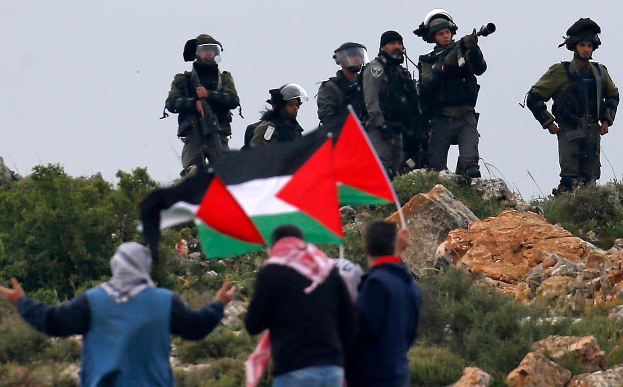 El jefe militar de Israel dijo que más de 100 francotiradores se habían desplegado a lo largo de la frontera de Gaza buscando evitar cualquier escalada de las manifestaciones.