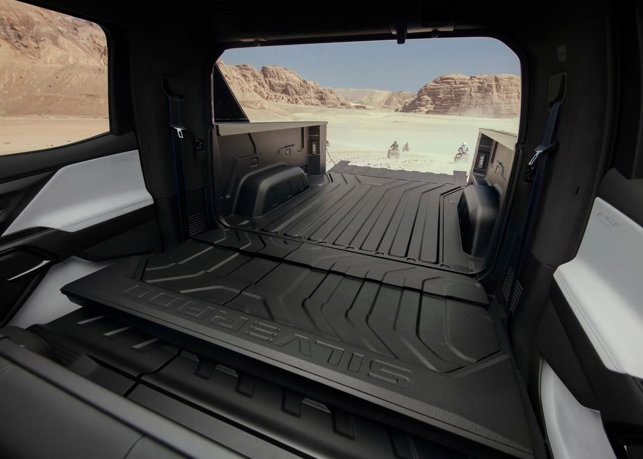 ... y la nueva Multi-Flex Midgate que permite extender la caja de carga al interior de la cabina.
<br>