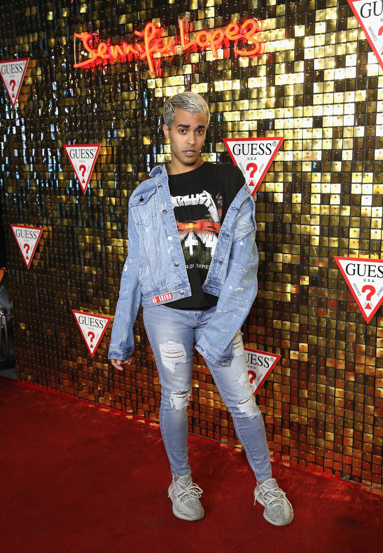 Mikiel Benyamin, quien ha trabajado como estilista de Cardi B y Bella Thorne entre otras, no se perdió la fiesta.