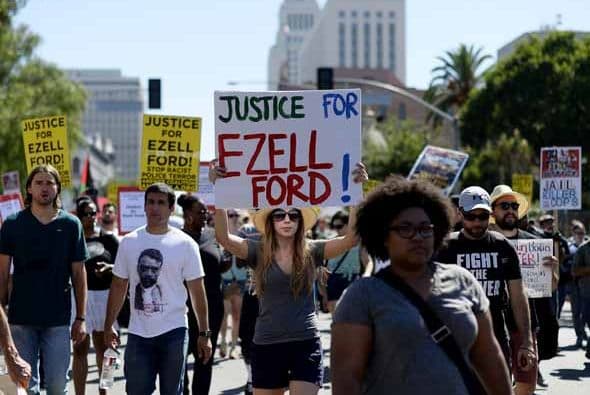 Angelinos alzaron su voz por los recientes casos de muerte, resultados del exceso de fuerza policial durante detenciones. En lo que va de agosto, por lo menos cuatro arrestos terminaron en muerte o con secuelas permanentes para los sospechosos han sido reseñadas en Los Ángeles. Detalles de los casos aquí: aquí